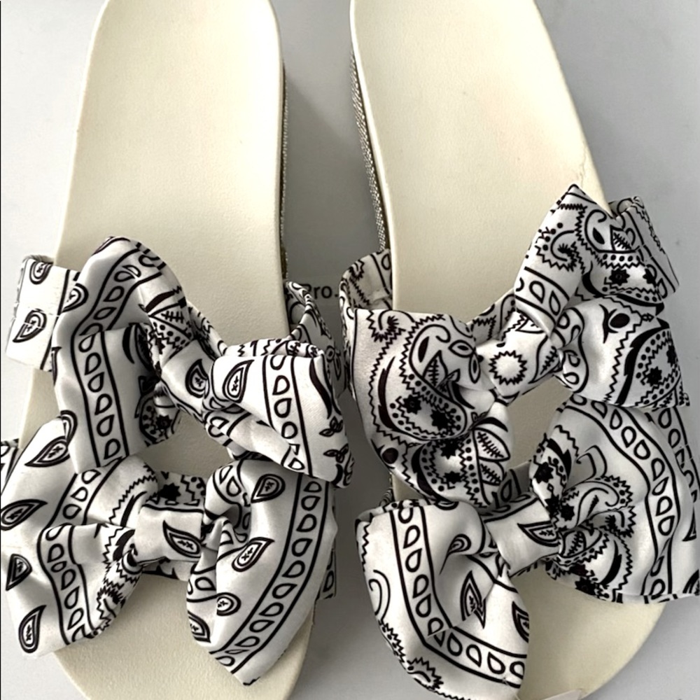 White and Black Paisley Slide Sandals with Wide Strap